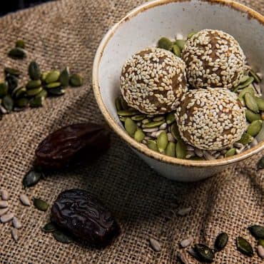Sesame-Vanilla-Energy-Balls-370×370