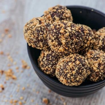 Vegan-Ferrero-Rocher-Balls-t-370×370
